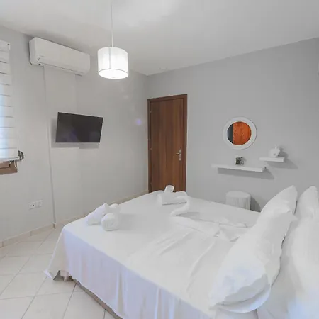 Electras House Kassandria