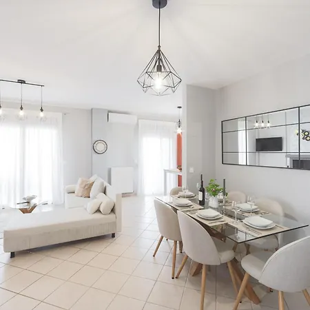Electras House קסנדריה