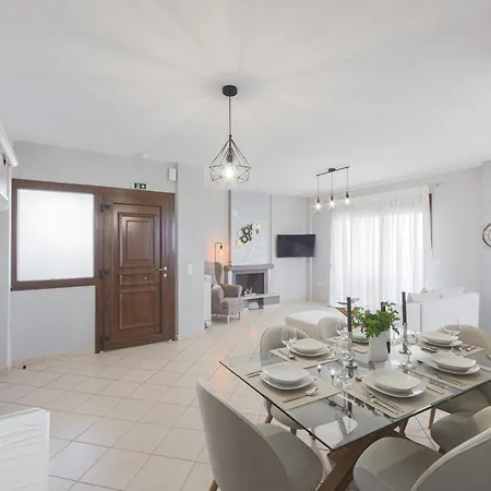 Electras House Apartment